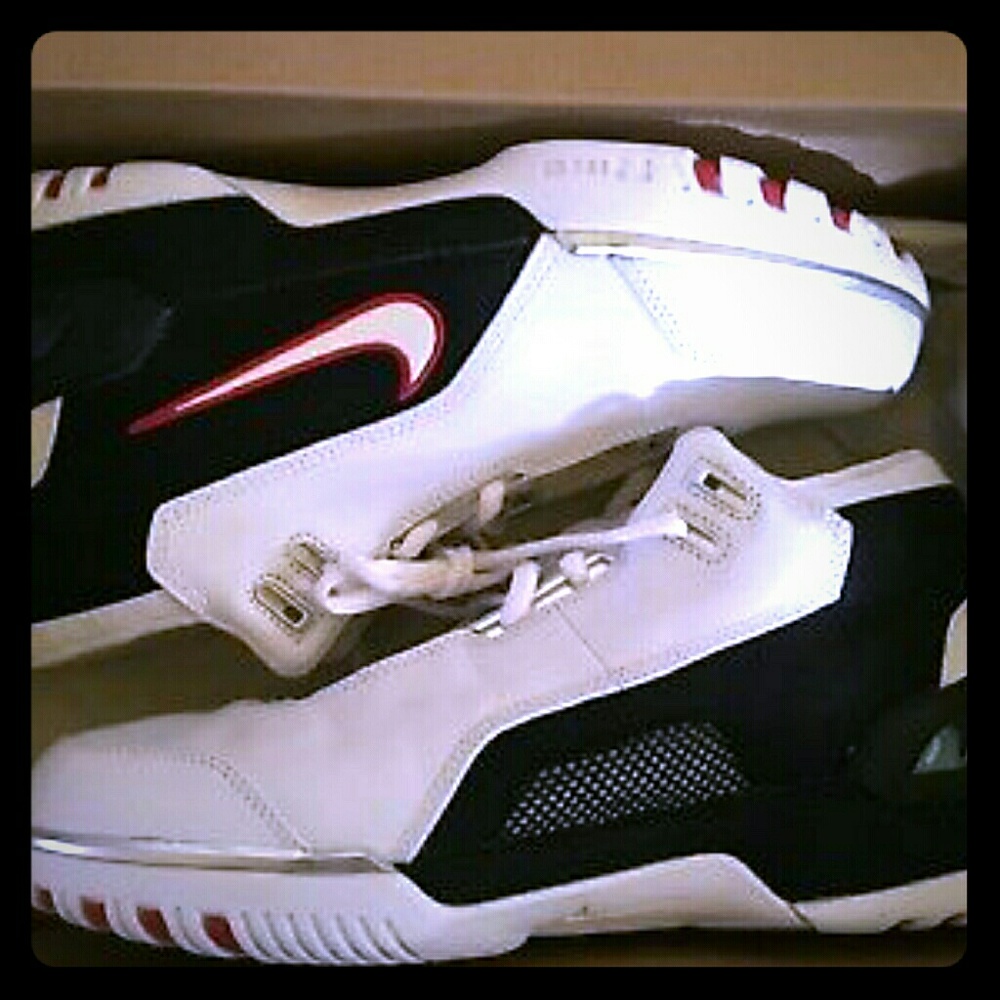 Brand new LeBron zoom generation 1 size 10.5 og fr